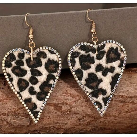 Leopard Print Heart-Shaped Dangle Earrings‎ With Rhinestone Border NEW - Picture 1 of 3